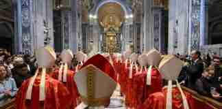¡Extra omnes! Se cierra la Capilla Sixtina: cardenales inician elección del nuevo papa tras muerte de Francisco