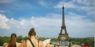 Torre Eiffel cierra antes por ola de calor histórica Torre Eiffel cierra antes por ola de calor histórica