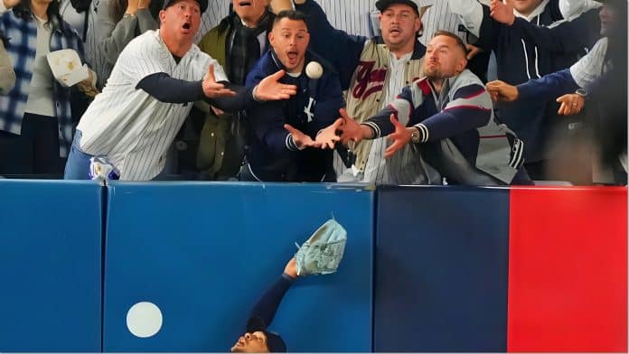 portada-editorial Aficionado de Yankees roba jonrón y los elimina